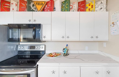 Gleneden Beach Casa | Oceanfront + Dogs + Hot Tub = Idyllic Beach House!