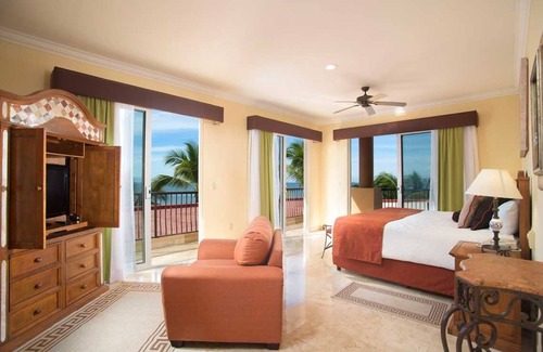 Flamingos Complejo | Oceanfront Elegance: 3400 SqFt Penthouse with Jacuzzi Dec 21-28- Contact Host!
