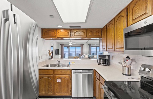 Lower Grand Lagoon Condominio | Oceanfront Escape Commodore 1002, 1BR Condo with Balcony & Seasonal Savings