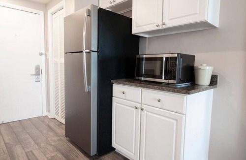 Litchfield by the Sea Apartamento | Oceanfront Escape with Private Porch 1st Floor