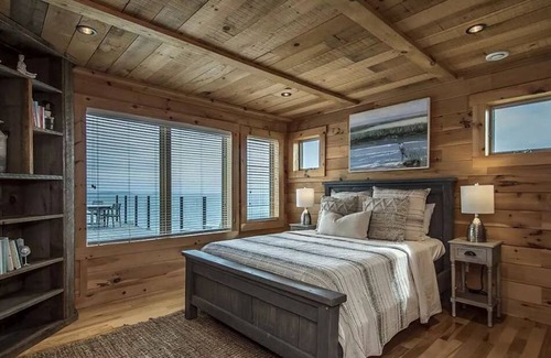 Cows Bay Casa | Oceanfront Estate with hot tub and gym