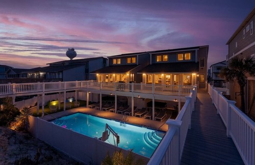 Ocean Isle Beach Casa | Oceanfront Free EV charger & GolfCart, Pool