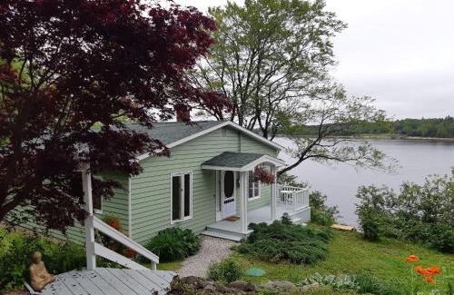 Chester Casa | Oceanfront Garden Cottage - Gateway to Attractions and Towns, Private Cove Mooring