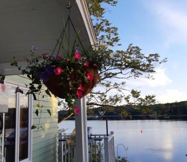 Chester Casa | Oceanfront Garden Cottage - Gateway to Attractions and Towns, Private Cove Mooring