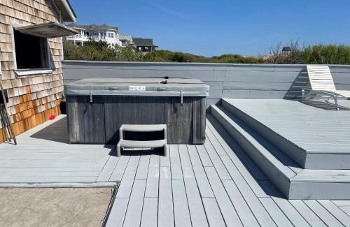 Whalehead Beach Casa | Oceanfront grandeur 4x4 Outerbanks -Hemingway