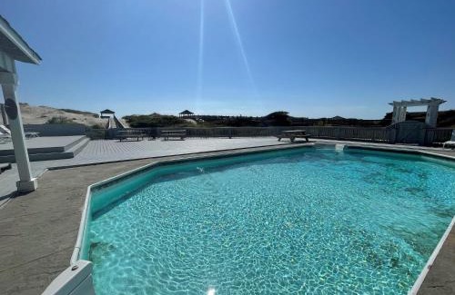 Whalehead Beach Casa | Oceanfront grandeur 4x4 Outerbanks -Hemingway