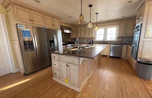 Whalehead Beach Casa | Oceanfront grandeur 4x4 Outerbanks -Hemingway