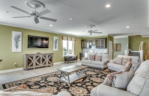 North Myrtle Beach Casa | NUEVO para 2019 - Oceanfront Home - Sleeps 26! 8BR / 8. 5BA