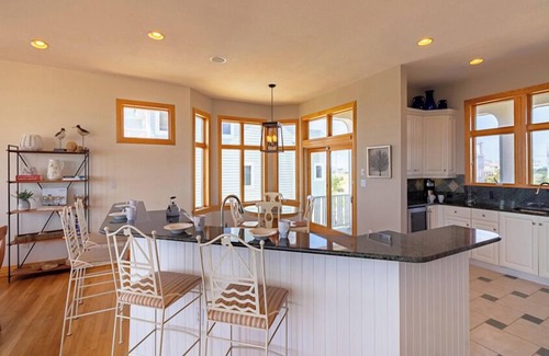 Hatteras Casa | Oceanfront Hatteras home w/ endless views, pool, hot tub, rec room & more!