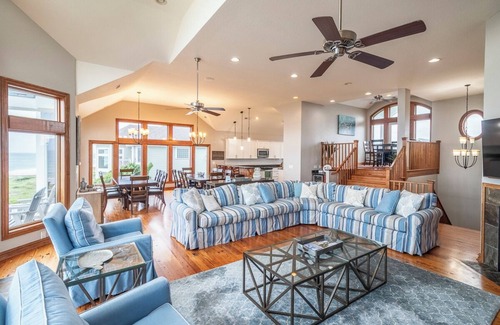 Hatteras Casa | Oceanfront Hatteras home w/ countless amenities & panoramic views!
