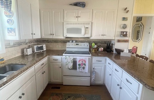 Jacksonville Casa | Oceanfront Home, Best Location: Walk to Town, 4 Bed/3 Bath, Pet Friendly!