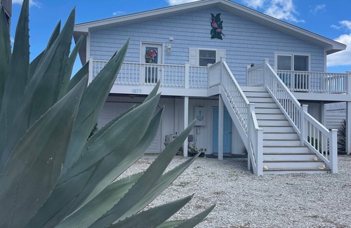 Jacksonville Casa | Oceanfront Home, Best Location: Walk to Town, 4 Bed/3 Bath, Pet Friendly!
