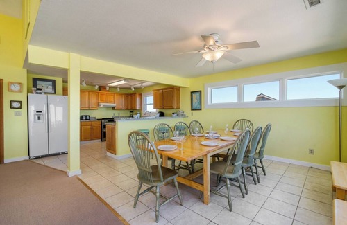 Buxton Casa | Oceanfront home in Buxton steps away from the ocean