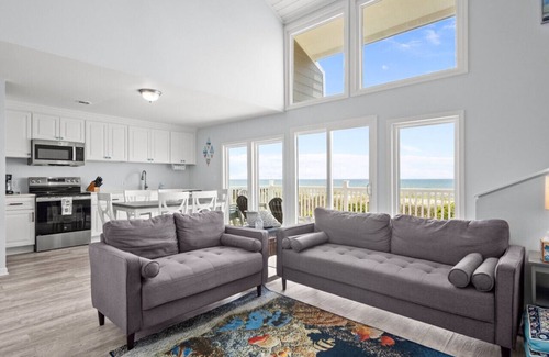 Emerald Isle Casa | OCEANFRONT home with breathtaking views, East!