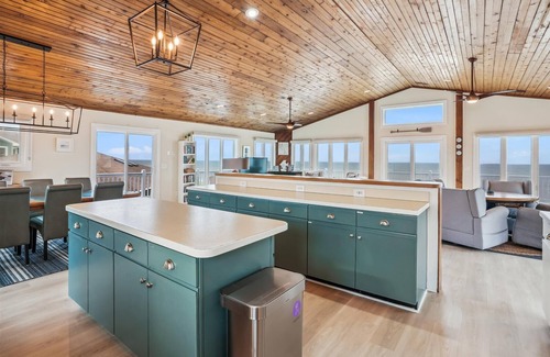 Carolina Dunes Casa | Oceanfront, Hot Tub, Game Room