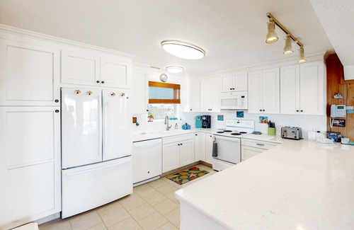 Avon Casa | Oceanfront House with Private Hot Tub, Ocean View, Shared Pool, Free WiFi, & A/C