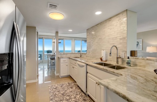 Fernandina Beach Condominio | Oceanfront | Incredible Intracoastal and Atlantic Views | Totally Remodeled Sea Dunes Penthouse