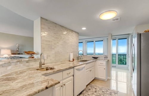 Fernandina Beach Condominio | Oceanfront | Incredible Intracoastal and Atlantic Views | Totally Remodeled Sea Dunes Penthouse