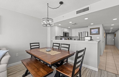 Atlantic Beach Condominio | Oceanfront - King Bed - 2br - 2ba - Kitchen - W&D