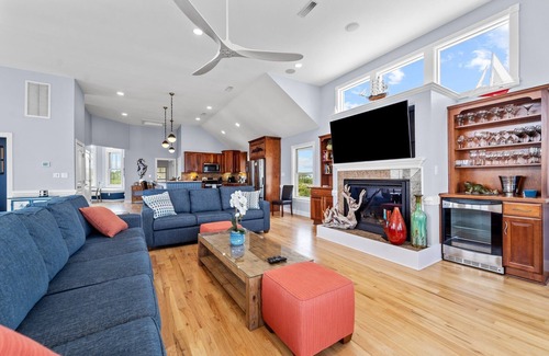 South Nags Head Casa | Oceanfront Luxury 8-BR Home - Carolina Designs House #766