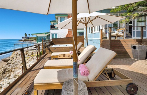 Eastern Malibu Casa | Oceanfront Malibu home
