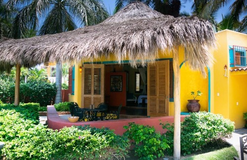 La Cruz de Huanacaxtle Cabina | Oceanfront villa private beach