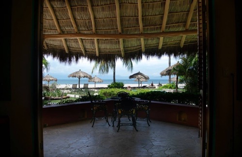 La Cruz de Huanacaxtle Cabina | Oceanfront villa private beach