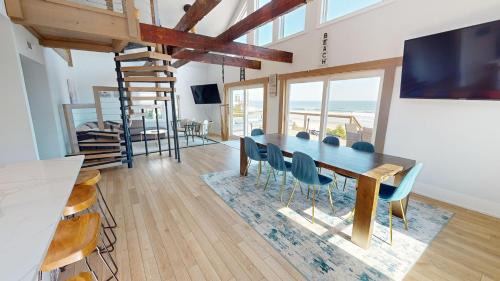 Folly Beach Casa | Oceanfront Nest