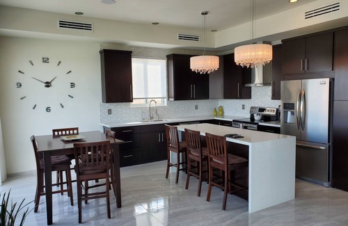 La Choya Casa | Frente al mar, 3 BR / 5BA de nueva construcción en una comunidad cerrada, campo de golf.