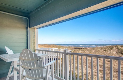 Kill Devil Hills Condominio | OCEANFRONT OASIS - perfect pet friendly OBX getaway