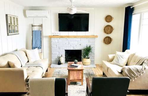 Halifax Casa | Oceanfront Oasis in Halifax with Boathouse, Wharf & Rec Park 5min to City Centre