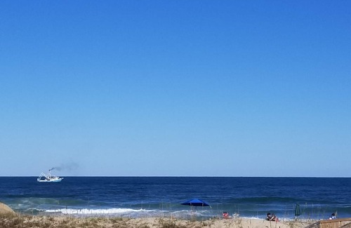 Rodanthe Condominio | Oceanfront OBX Condo - mid-August Full Week Rental (sleeps 6)