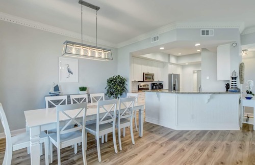 American Beach Condominio | Oceanfront Outrigger Townhome | Two Primary Suites with Balconies | Stunning Updates