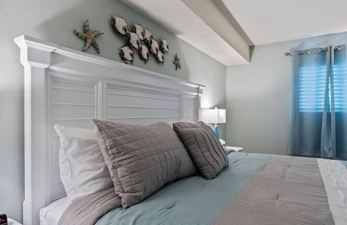 Crescent Beach Complejo | Oceanfront Paradise Beachfront resort style amenities w/ NO Hidden Resort Fees!