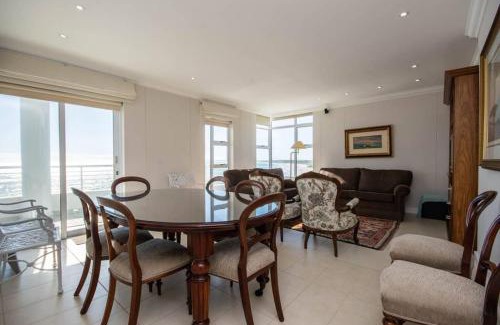 Strand Apartamento | Oceanfront Panoramic Beach View