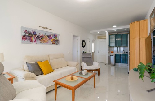 Playa de Mogan Chalet De Esquí | Oceanfront Paradise – Sleep by the Waves