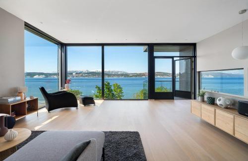 Tromso Apartamento | Oceanfront penthouse duplex wamazing view!