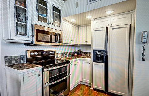 Fernandina Beach Villa | Vistas al ático frente al mar, elegantes acabados naturales, WiFi, 5 televisores, 4 camas, 3 baños