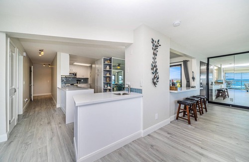South Mission Beach Casa | Oceanfront * Penthouse * Views Galore * Pets OK!