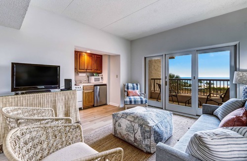 American Beach Apartamento | Oceanfront, Poolside efficiency