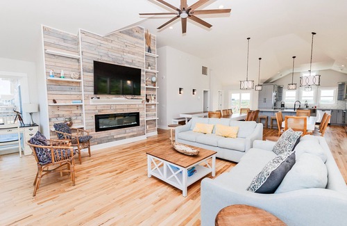 Carova Beach Casa | OCEANFRONT, Pool, 4-wheel drive area, Wild Horses, Ocean Views, Pool Table-4x2105, Blue Dune