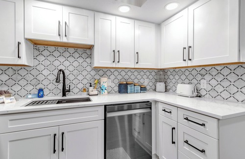 Orange Beach Condominio | Oceanfront+Pool+Coffee Bar+Balcony+Arcade+WIFI+Fitness Room