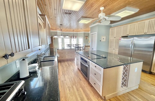 Oak Island Casa | Rhapsody in Blue - New Listing - Oceanfront, Sleeps 22