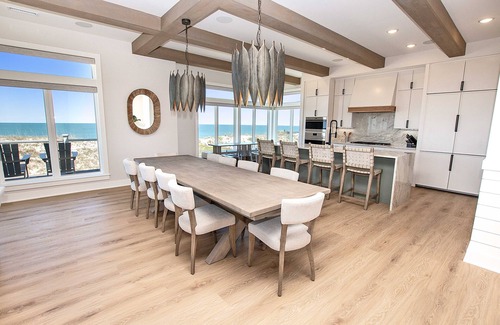 Currituck County Casa | OCEANFRONT, Private Pool, ELEV, Ocean Views! OS607F, Saltspray Sunrise