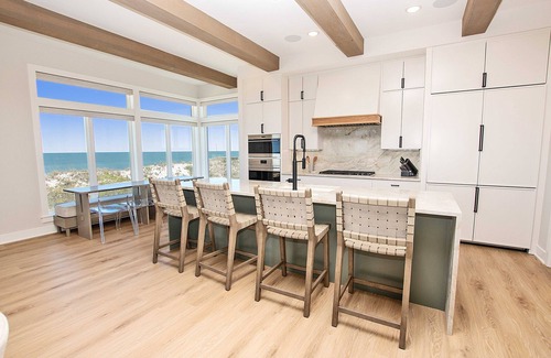 Currituck County Casa | OCEANFRONT, Private Pool, ELEV, Ocean Views! OS607F, Saltspray Sunrise