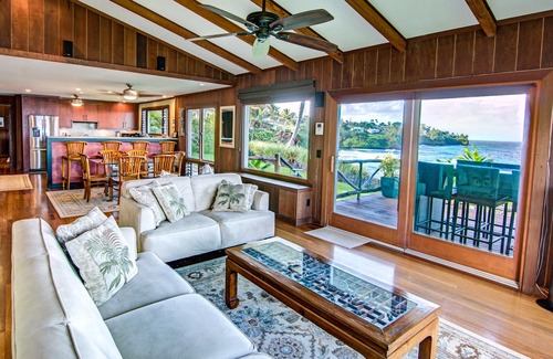 Hilo Casa | Promontorio frente al mar con impresionantes vistas y alojamiento de lujo. A pie de playa!