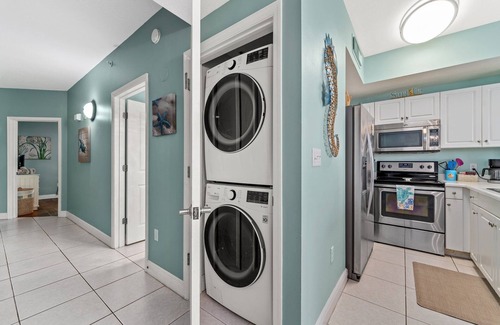 Miramar Beach Condominio | FRENTE AL MAR !! ¡SERVICIO GRATUITO DE PLAYA! TV DEPORTES PKG !! NUEVO COLCHON !! NUEVO 50 "TV !!!!