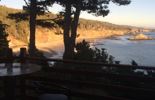 Anchor Bay Apartamento | Oceanfront Room with Direct Beach Access