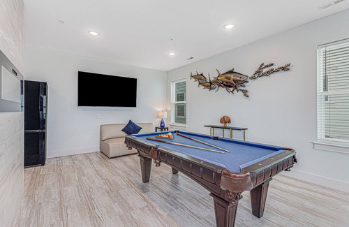 Crescent Beach Casa | Oceanfront Spectacular ViewsDecksHugePool/Spa/Theater Room/Game/Large Kitchen