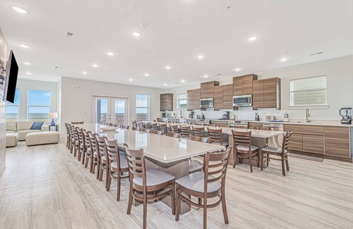 Crescent Beach Casa | Oceanfront Spectacular ViewsDecksHugePool/Spa/Theater Room/Game/Large Kitchen
